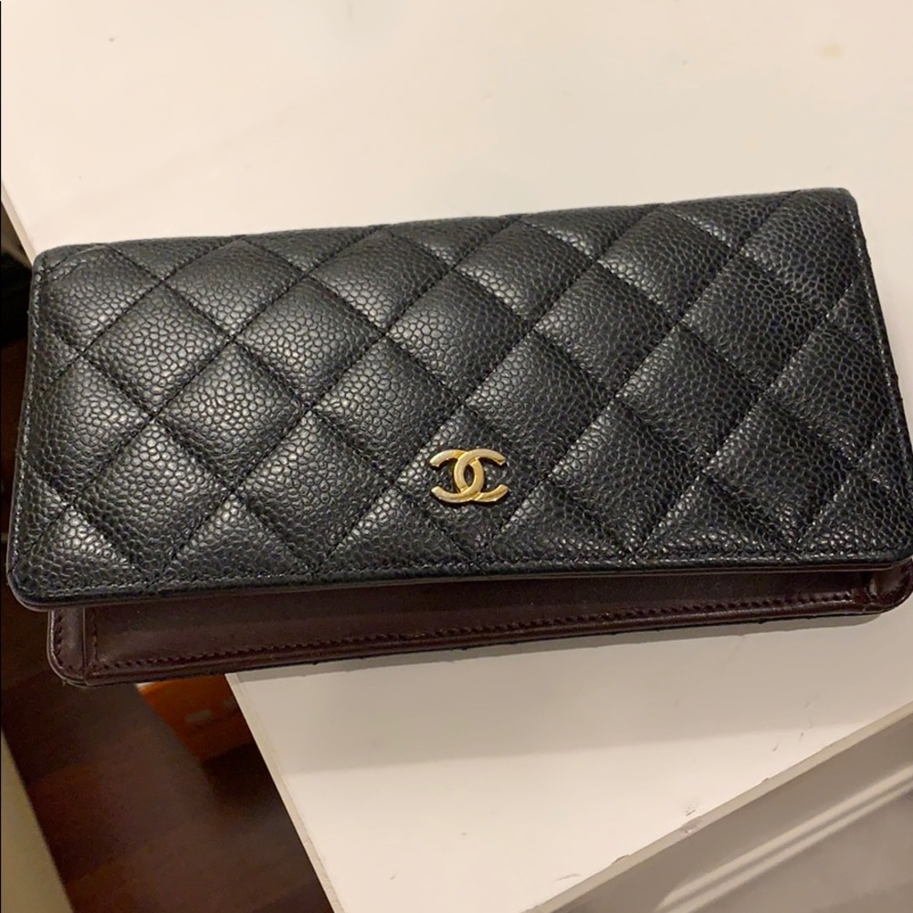 Chanel L Yen Wallet
